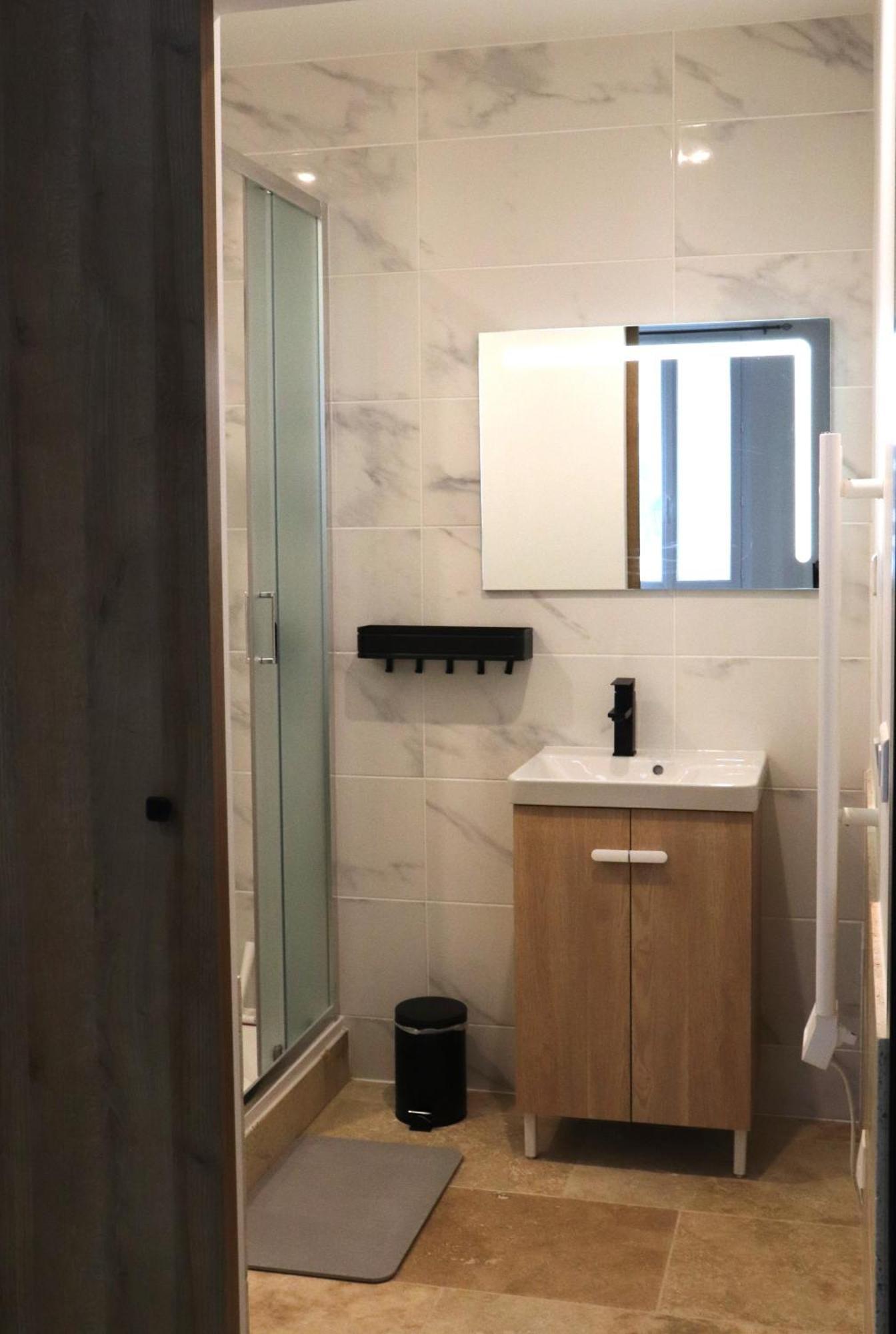 Superbes Appartements Modernes Et Neufs Bagnols-sur-Cèze المظهر الخارجي الصورة